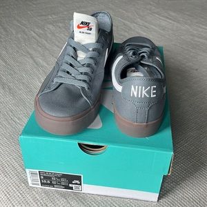 NEW Nike SB Blzr Court Mens Sneaker